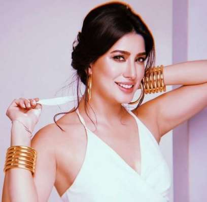 مہوش-حیات-کو-امجد-اسلام-امجد-کے-شعر-شئیر-کرنے-پر-ٹرول-کا-سامنا