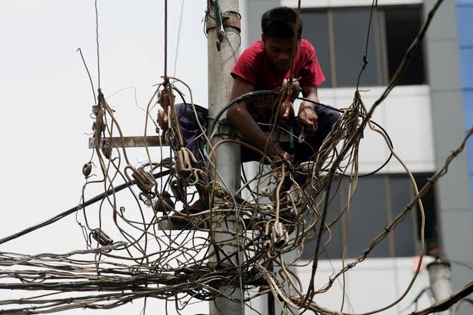 بجلی-کی-قیمت-فی-یونٹ-ایک-روپے93-پیسے-مہنگی-کرنے-کی-سفارش