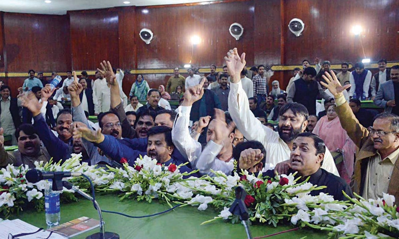 بلدیاتی-اداروں-کی-تحلیل-،سابق-میئر-و-دیگر-کی-سربراہان-کی-درخواست-پر-سمات-29اکتوبرکو-ہوگی