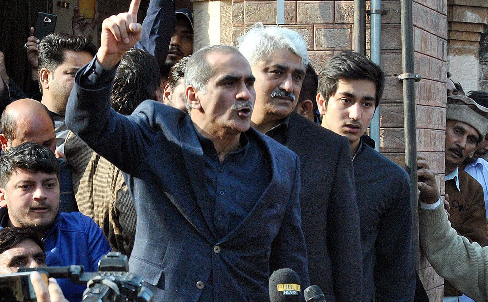 عدالت-نے-خواجہ-برادران-کی-بریت-کی-درخواستوں-پر-فیصلہ-سنا-دیا