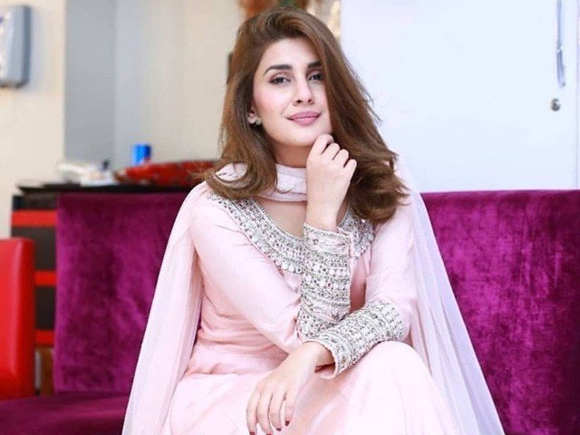 اداکارہ-کبریٰ-خان-نے-شوبز-انڈسٹری-سے-کنارہ-کشی-کی-تردید-کردی