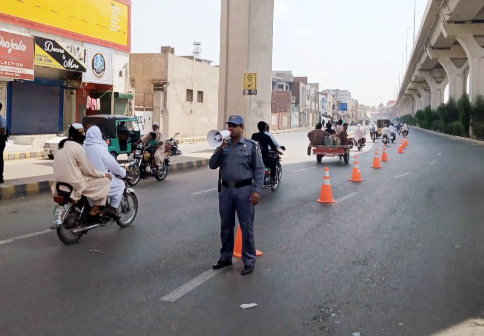 سموگ-اوردھند-میں-حادثات-سے-بچائو-کیلئےآگاہی-واک