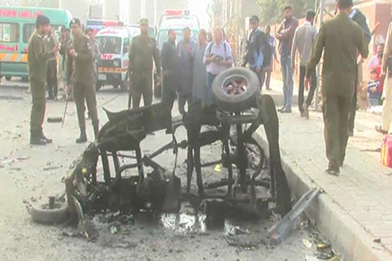 لاہور-کے-علاقے-چوبرجی-میں-رکشہ-میں-دھماکا،-خاتون-سمیت-10-افراد-زخمی