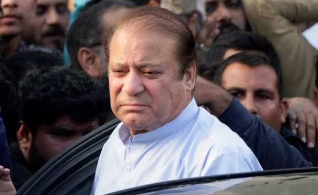 نوازشریف-کو-بیرون-ملک-لے-جانے-کیلئے-ایئرایمبولینس-کب-آئے-گی-،مریم-اورنگزیب-نے-بتادیا