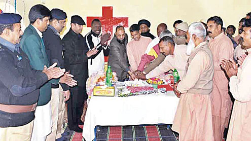 سینٹرل-جیل-میں-کرسمس-کیک-کاٹنے-کی-تقریب-کاانعقاد