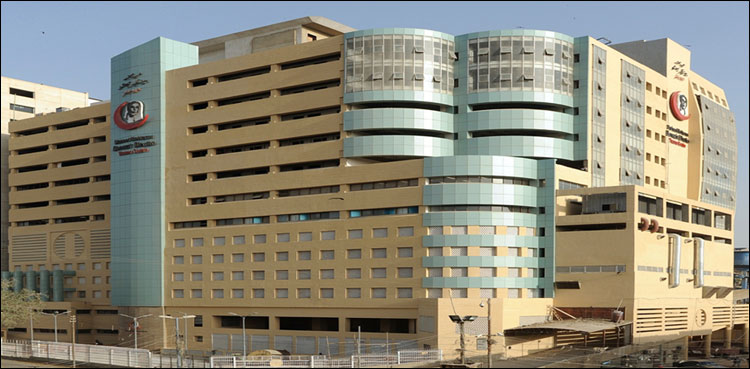 6-سالہ-جھلسی-ہوئی-بچی-کے-والدین-علاج-کے-لیے-در-در-کی-ٹھوکریں-کھانے-پر-مجبور