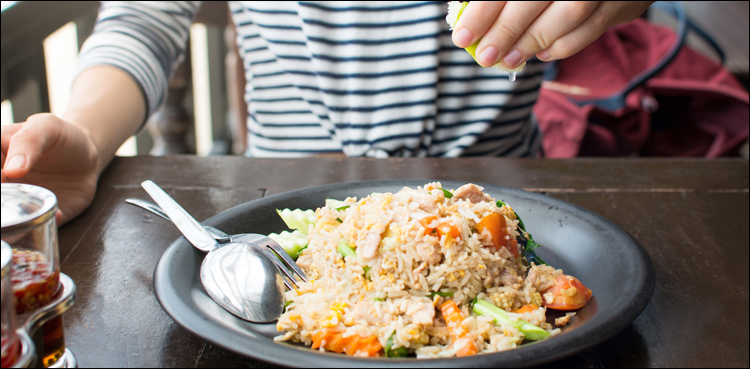 فریج-میں-رکھے-چاول-فوڈ-پوائزننگ-کا-باعث-بن-سکتے-ہیں