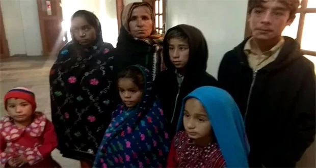 باپ-کی-رہائی-کے-لئے-کمسن-بچے-عدالت-پہنچ-گئے