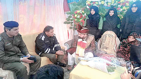 شہید-کانسٹیبل-کی-بیٹی-کی-شادی،اعلیٰ-پولیس-افسروں-کی-شرکت