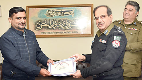 مہر-ظفر-اقبال-کیلئے-سی-سی-تھری-سرٹیفکیٹ-اور-تعریفی-اسناد