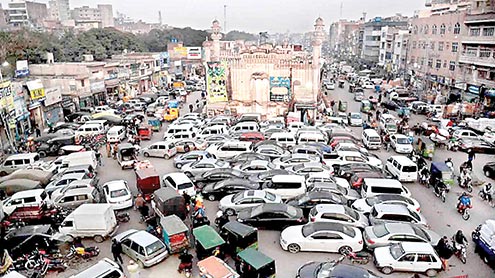 200غیر-قانونی-پارکنگ-سٹینڈز:سڑکیں-تنگ-ٹریفک-نظام-درہم-برہم