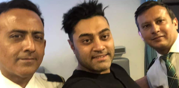 پی-آئی-اے-کے-فضائی-میزبانوں-نے-دوران-پرواز-مسا-فر-کی-جا-ن-بچالی