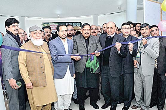 ایکسپو-سنٹر-میں-نمائش-،-50تعلیمی-اداروں-کے-طلبہ-کی-شرکت