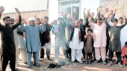 کھڈیاں-خاص:بستی-عیدگاہ-روڈ-کا-سیوریج-بند،-احتجاجی-مظاہرہ