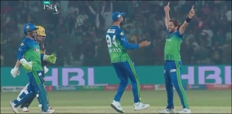 ملتان-سلطانز-نے-پشاور-زلمی-کو-6-وکٹوں‌-سے-شکست-دے-دی