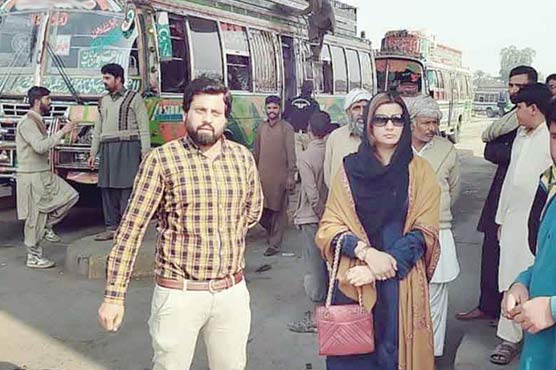 کلین-اینڈ-گرین-پروگرام-،-ایڈیشنل-ڈپٹی-کمشنر-فنانس-عاصمہ-اعجاز-کا-جنرل-بس-سٹینڈ-کا-دورہ