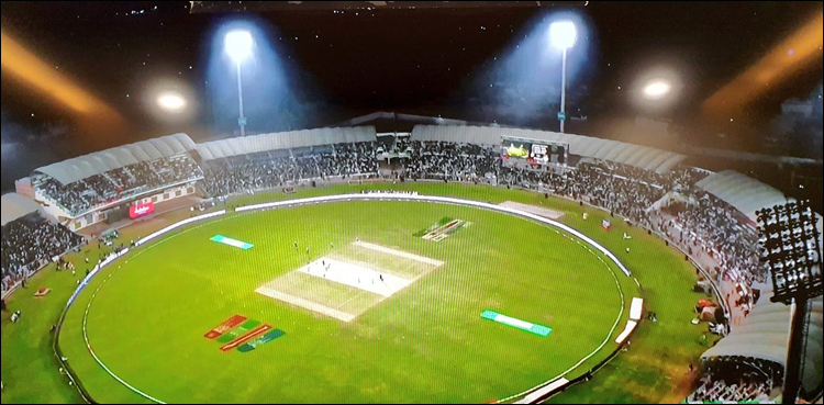 پی-ایس-ایل-5:-آج-گلیڈی-ایٹرز-اور-سلطانز،-یونائیٹڈ-اور-زلمی-مد-مقابل