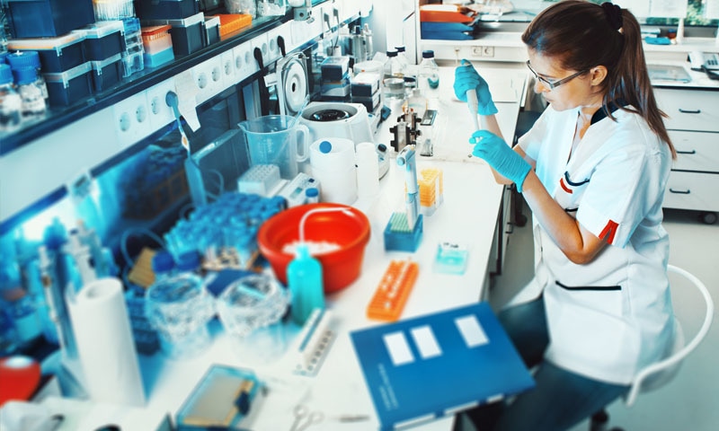 سائنس-و-ٹیکنالوجی-کے-میدان-میں-اہم-کردار-ادا-کرنے-والی-پاکستانی-خواتین