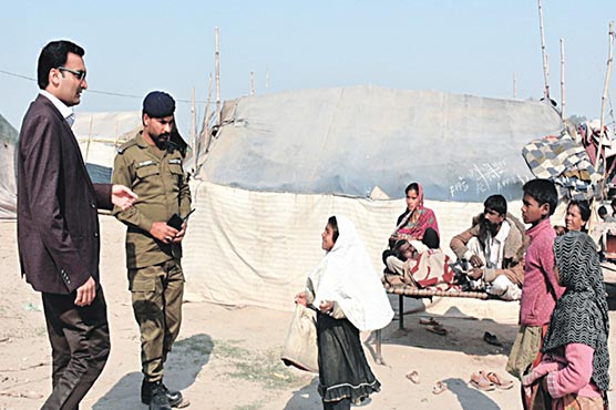 چنیوٹ:ڈپٹی-کمشنر-کا-دورہ-،-انسداد-پولیو-مہم-کو-کامیاب-بنانیکی-ہدایت