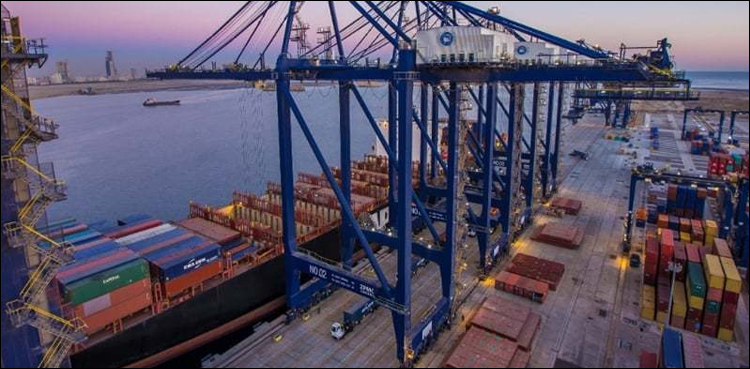 ہرکولیس-جہاز-کو-پورٹ-سے-ہٹانے-کوشش-ناکام-،-انسانی-زندگیوں-کیلئے-خطرہ-برقرار