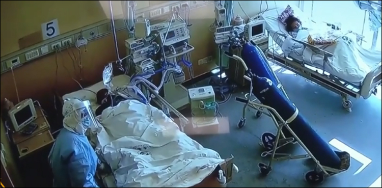 کرونا-وائرس-سے-ہلاکتیں-2000-سے-تجاوز-کر-گئیں،-کروز-شپ-میں-پھنسے-مسافروں-کا-جزوی-انخلا