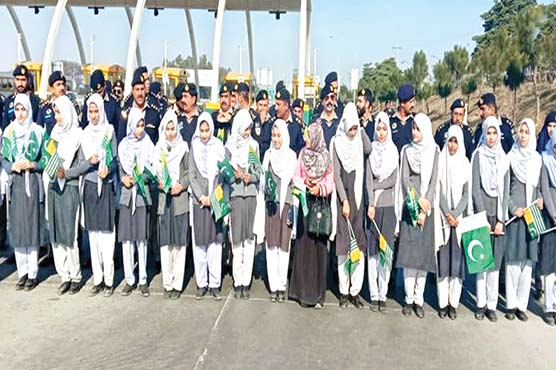 موٹروے-پولیس-کشمیر-یوں-کے-شانہ-بشانہ-کھڑی-ہے-،-اشفاق-احمد