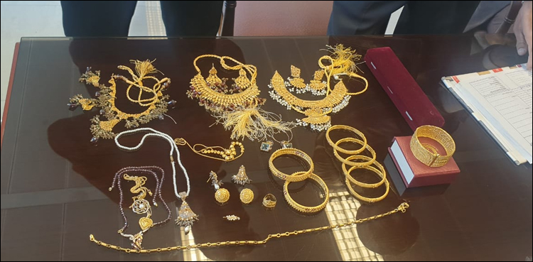 خاتون-لاکھوں-مالیت-کے-زیورات-ایئرپورٹ-ہی-پر-بھول-کر-دبئی-پہنچ-گئیں