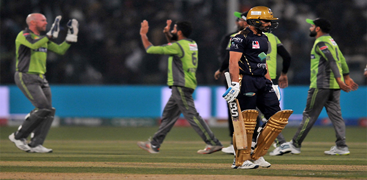 کوئٹہ-گلیڈی-ایٹرز-کو-شکست،-لاہور-قلندرز-کی-پہلی-فتح