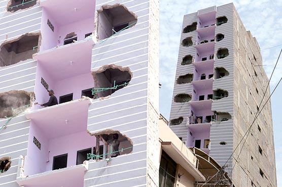 کنٹونمنٹ-بورڈکلفٹن-کا-آپریشن،-دہلی-کالونی-میں-12-منزلہ-عمارت-مسمار-کرنے-کی-کارروائی