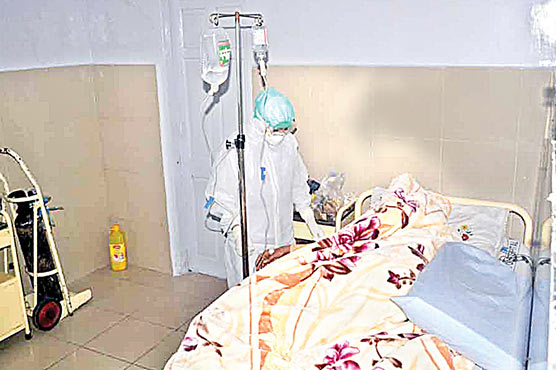 سول-ہسپتال-میں-کورونا-کا-مشتبہ-مریض-بے-یارو-مدد-گار