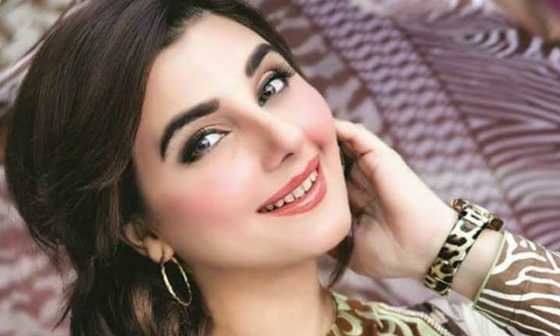 شوبز-افراد-کے-پیچھے-نہ-پڑیں-اپنی-آخرت-کی-فکر-کریں،-جویریہ-سعود