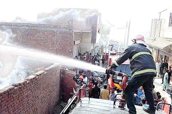 ویونگ-فیکٹری،سکریپ-کے-گودام-میں-آگ-،-سامان-جل-گیا