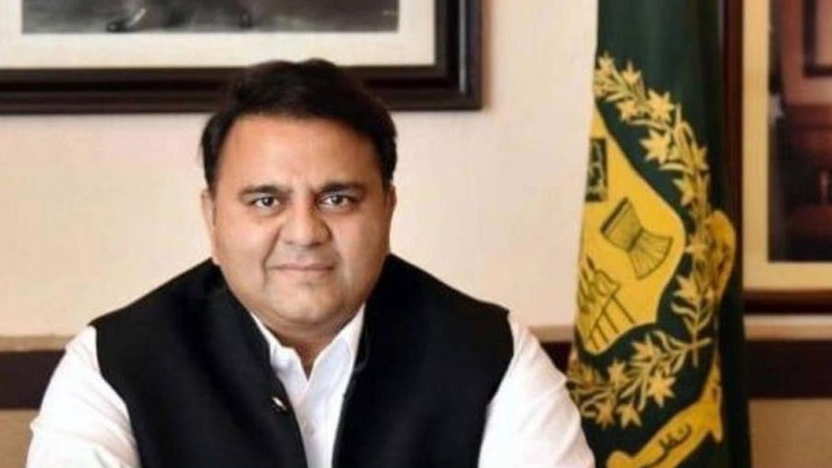 پاکستان-ماسک-،-سینی-ٹائزراور-واک-تھرو-گیٹس-خود-بنائے-گا-،-فواد-چوہدری