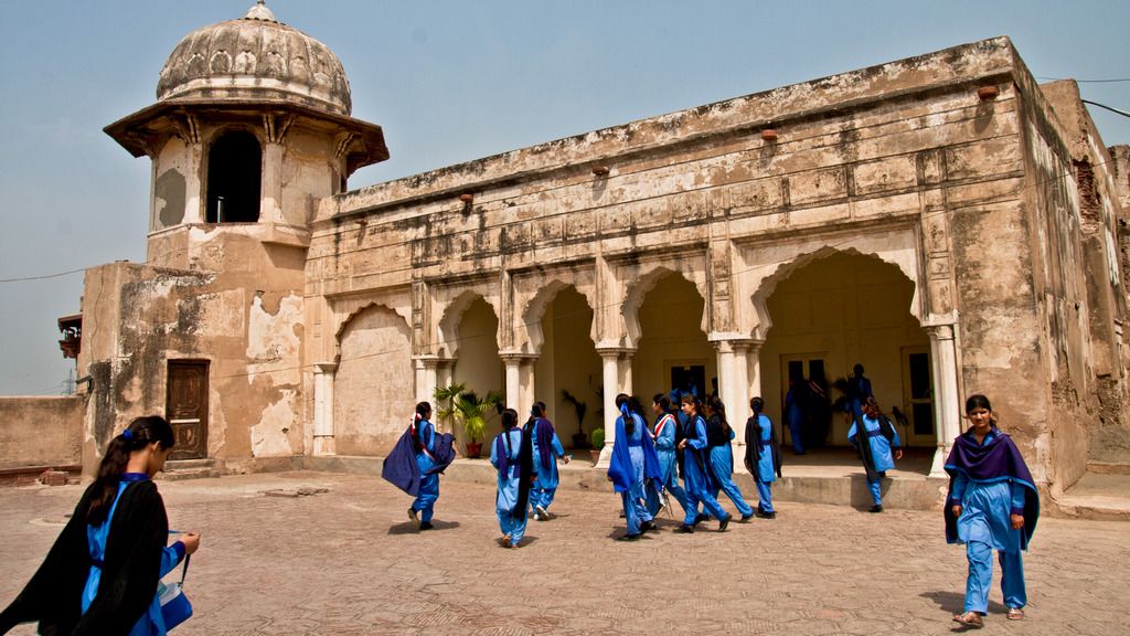 سندھ-حکومت-کا-اسکولز-کی-فیسوں-میں-20-فیصد-کمی-کا-اعلان