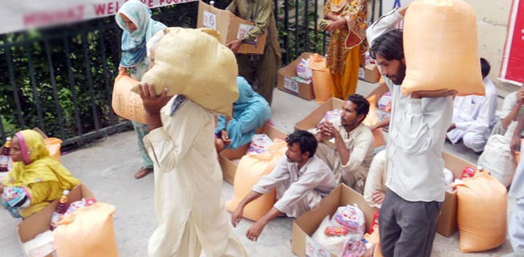 کورونا-کا-پھیلاؤ،-مخیر-حضرات-کی-جانب-راشن-اور-امدادی-سامان-کی-تقسیم-پر-پابندی-عائد