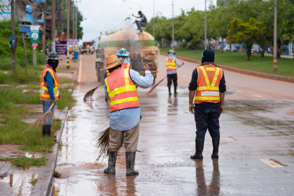 سینٹری-ورکرز-مرکزی-شاہراہ-تک-محدود،-بازاروں-میں-گندگی-کے-ڈھیر