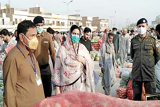 ڈپٹی-کمشنر-ٹوبہ-کا-سبزی-،فروٹ-منڈی-کادورہ،نرخو-ں-کاجائزہ-لیا