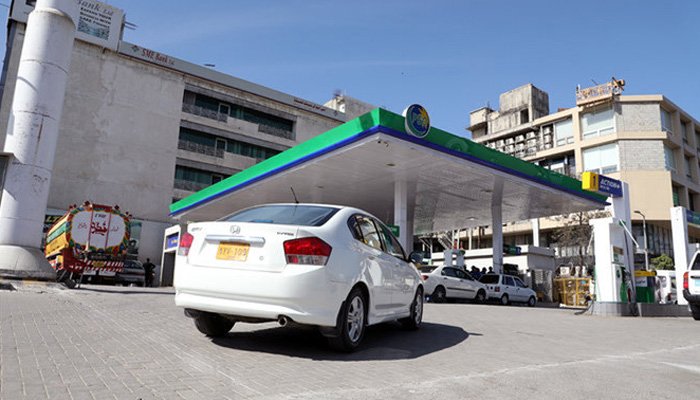 پاکستان-میں-پیٹرول-کی-قیمت-بھارت،-بنگلادیش-اور-سری-لنکا-سے-کم