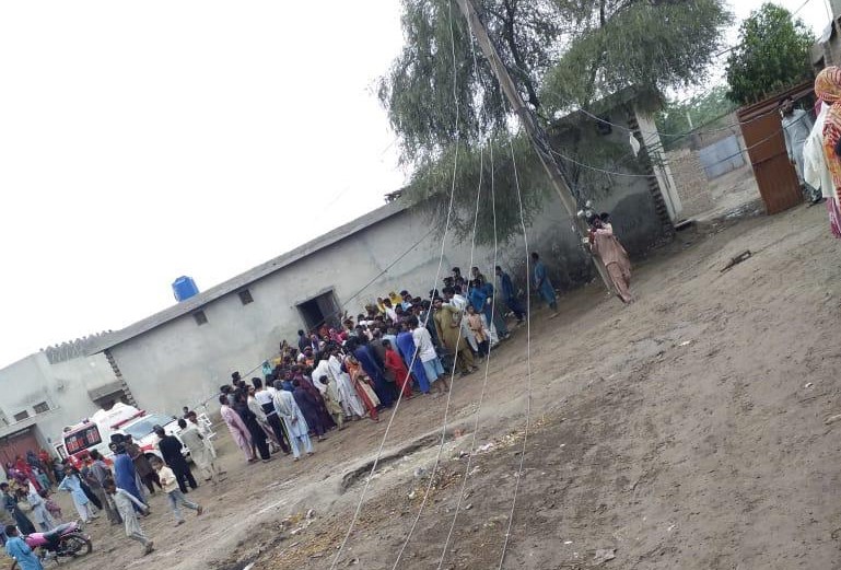 صادق-آباد،-بجلی-کاپول-گرکر-کرنٹ-لگنےسے-2-بچے-چل-بسے