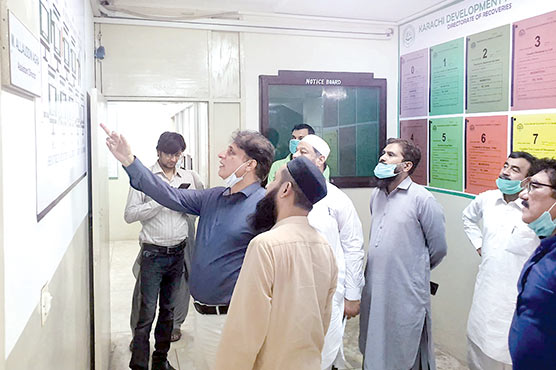 آفیسرز-کوعہدے-پر-رہنے-کیلئے-کارکردگی-دکھانا-ہوگی،آصف-اکرام