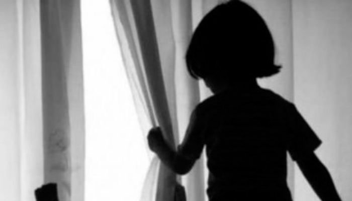 درندہ-صفت-میاں-بیوی-نے-طوطے-اڑانے-پر-8-سالہ-ملازمہ-کو-جان-سے-مار-ڈالا