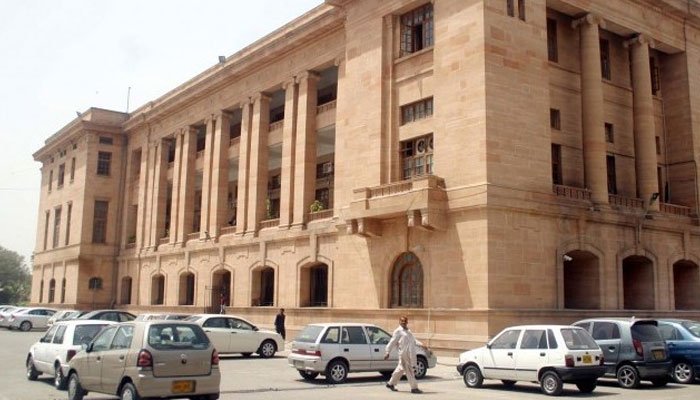 کورونا:-سندھ-ہائیکورٹ-میں-صرف-وکلا-کو-داخلے-کی-اجازت