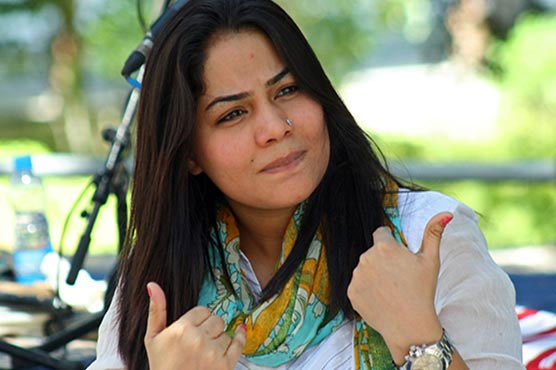 گلوکارہ-صنم-ماروی-نے-بچوں-کی-حوالگی-کے-لیے-گارڈین-کورٹ-سے-رجوع-کر-لیا