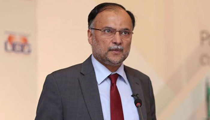 احسن-اقبال-کیخلاف-کیس-کا-ریفرنس-دائر-نہ-کرنے-پر-چیئرمین-نیب-سے-جواب-طلب