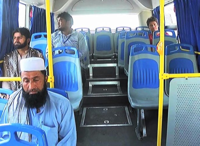 کراچی-سمیت-سندھ-بھرمیں-پبلک-ٹرانسپورٹ-چلناشروع،ایس-اوپیزپرجزوی-عمل