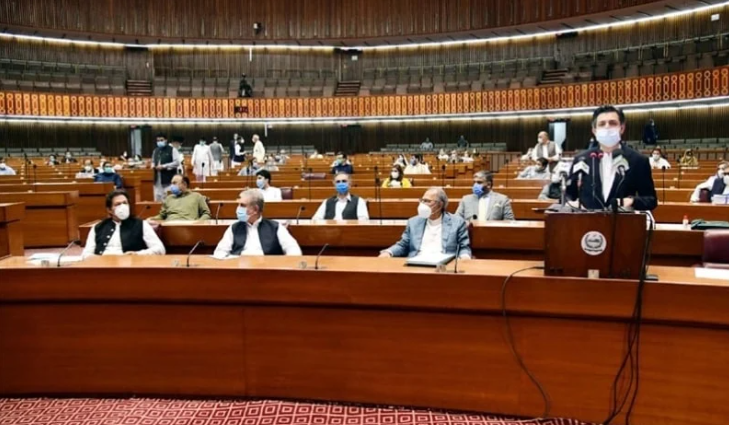 وفاق-کی-جانب-سے-71-کھرب-37-ارب-روپے-کا-بجٹ-پیش،-کوئی-نیا-ٹیکس-لاگو-نہیں-کیا-گیا