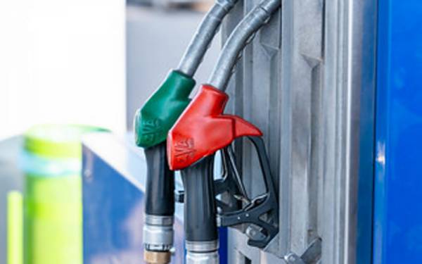 پٹرولیم-مصنوعات-پر-حکومت-کی-طرف-سے-لیوی-بلند-ترین-سطح-پر-لے-جانے-کا-انکشاف