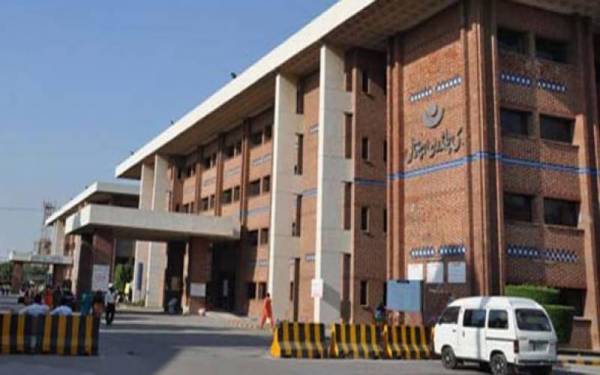 لاہور:چلڈرن-ہسپتال-میں-مزید12-ڈاکٹروں-اور7-نرسز-میں-کورونا-مثبت-آگیا