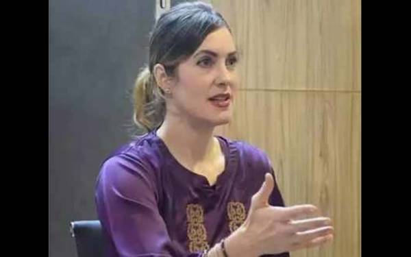 ”-ان-شادی-شدہ-مردوں-کے-ساتھ-سو-کر-تم-نے-ان-کے-گھر-تباہ-کر-دیئے-“-ٹویٹر-پر-سنتھیا-رچی-کے-ساتھ-وہ-ہو-گیا-جو-وہ-دوسروں-کے-ساتھ-کرتی-ہیں-،-راز-افشا-کرنے-کی-دھمکی