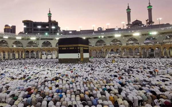 سعودی-حکومت-کا-مکہ-مکرمہ-کی-تمام-مساجد-دوبارہ-نمازیوں-کیلئے-کھولنے-کا-اعلان